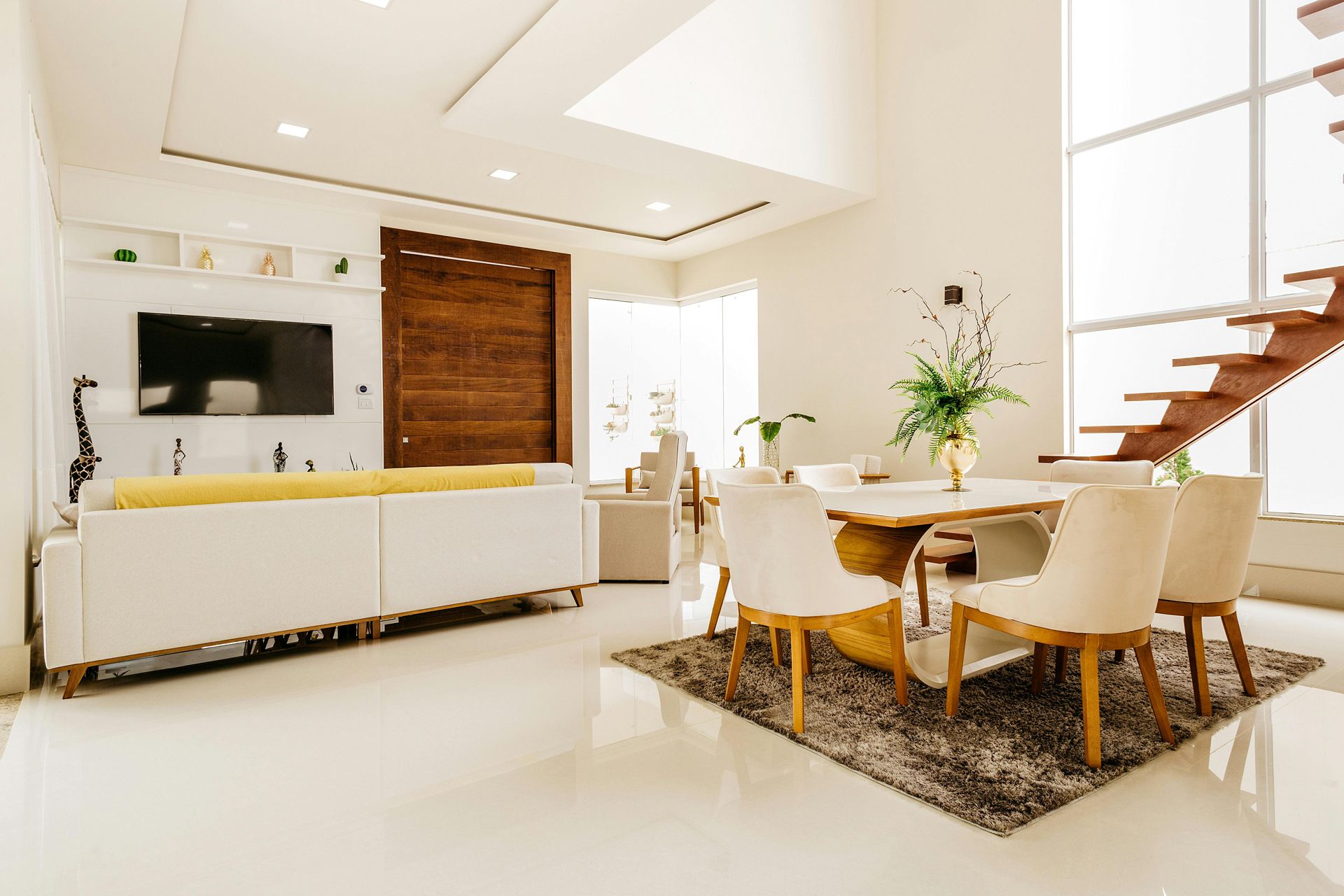 Living-Referrals-Sobercompanion-Los-Angeles-Home